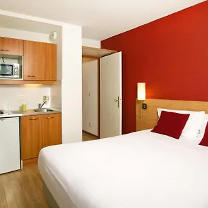 Sejours & Affaires Geneve Genis Aparthotel